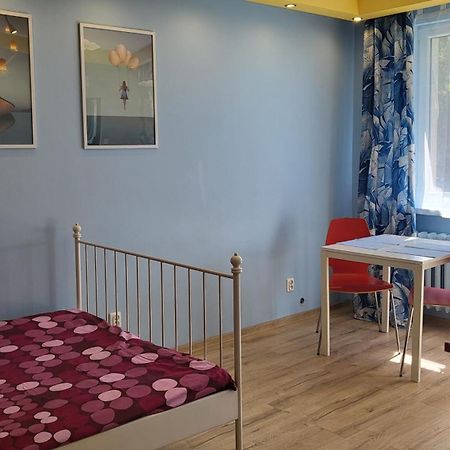 Studiospanie Studio Kapitana Z Balkonem Na Parterze Gdańsk Exteriör bild